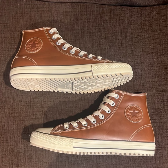 Converse Allstar Chuck Taylor Boots Pine Cone.